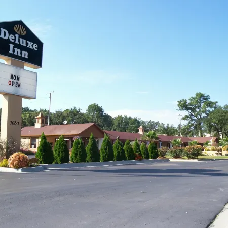 Deluxe Inn - Savannah