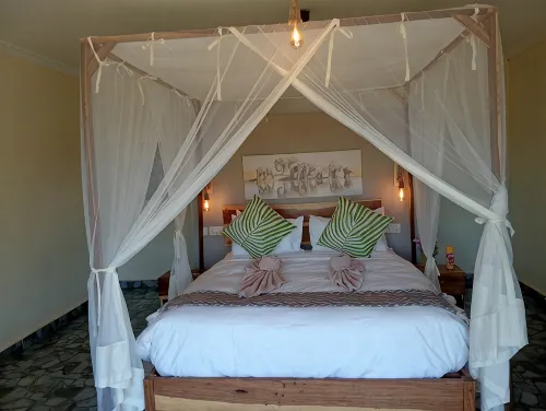 Zambezi Chalet. Game & Canoeing Safaris + Fishing. - 4 Sao