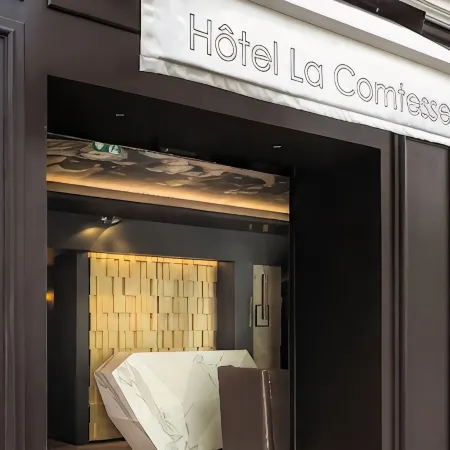 Hotel La Comtesse Tour Eiffel