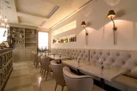 SeePort Hotel