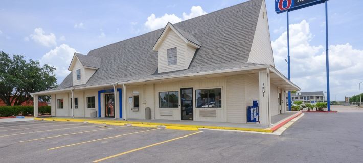 Motel 6 Webster, TX - Houston - NASA Lake Hotels in Webster