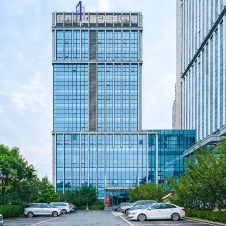Yueju Hotel (Dalian Hi-tech Wanda Plaza)