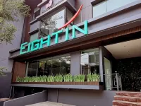 Eightin Hotel Sudirman Jakarta Hôtels à proximité de : Centre de conventions de Jakarta