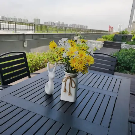 Jiaxing Haiyan Xiaoyu Business Hotel