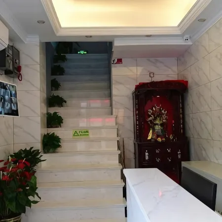 Jixiang Apartment (Shenzhen Chiwei Subway Station)