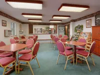 River Hill Inn & Suites Hotels in Hudson