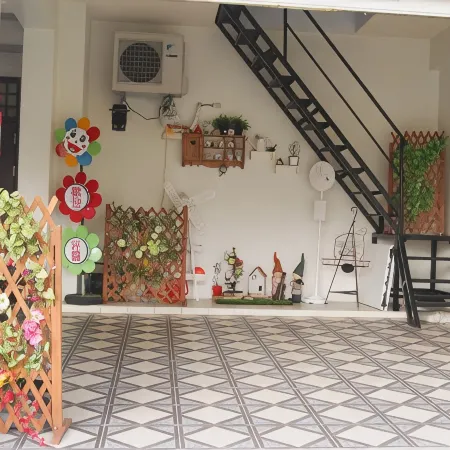 Sunny Guest House Отели рядом с достопримечательностью «Термальный парк Сыхуньси»