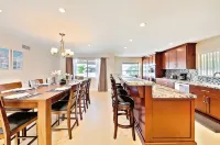 Great for Family's Disneyland Close  5 Bedrooms, 3 Baths, Sleeps 12 Pool Home