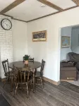 The Sunny Side! Convenient and Sleeps 6!