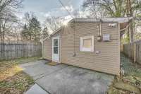 Fenced.Private Bungalow-CLE & BW.Dog Friendly!