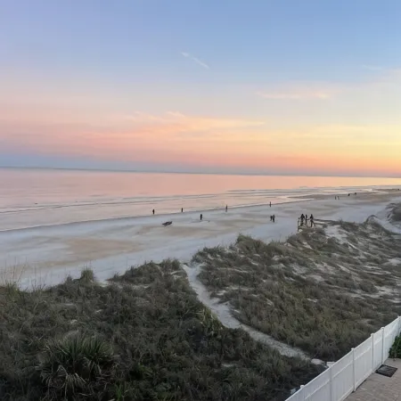 The BEACH HOUSE at the Pier