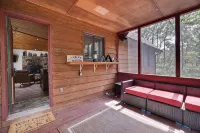 Welcome to The Chalet Getaway in the Hideout!