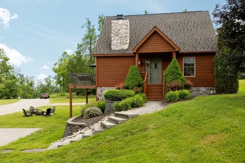 New Private 4Bd on Otsego Golf Course! Ski in and Out! Updated Cozy Log Cabin