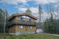 Peaceful chalet near Bromley, Magic, Okemo, Mount Snow, and Stratton