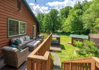 Cozy River Cabin - Sleeps 12 - Hot Tub - EV - Trails & Stevens Pass Nearby
