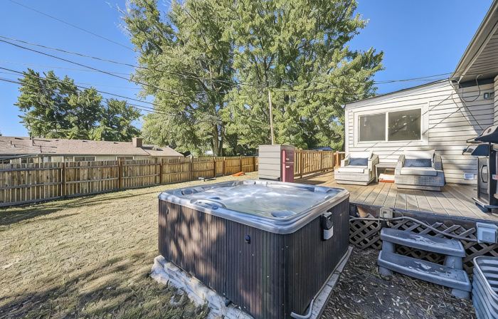 4BD - Hot Tub, BBQ, Games - 10 Mins to Olde Town