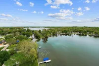 Little Barbee Lakefront Bungalow - Homestays