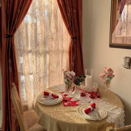 Charming 2-Bedroom Apartment on 2nd Floor in Millbrook NY, Right in the Village