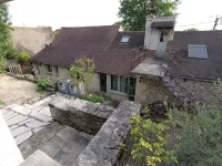 Charming and natural house Hotels in Senlis