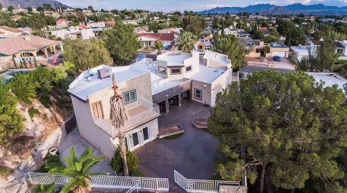 MTV Rented Million Dollar Mansion - بوتيك