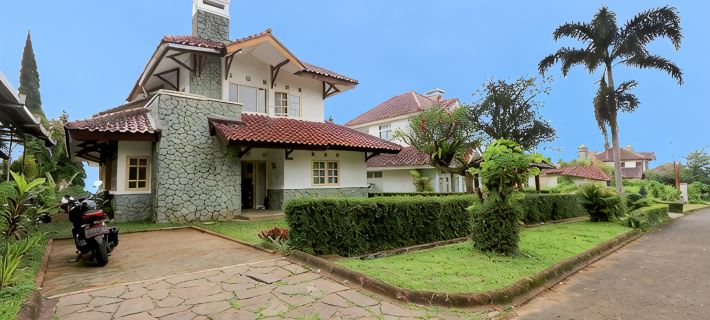 Villa ChavaMinerva Aries Ciater with Private Pool Hotels in Ciater