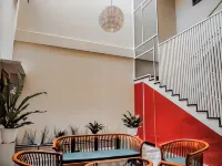 Alloro Boutique Hotel Pacitan Hotele w: Pacitan