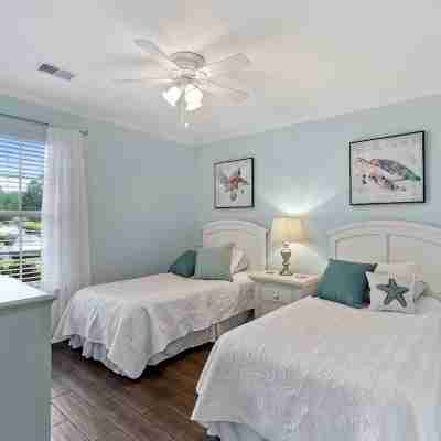 Salt & Light - 1st Floor 3BR unit in True Blue Rooms