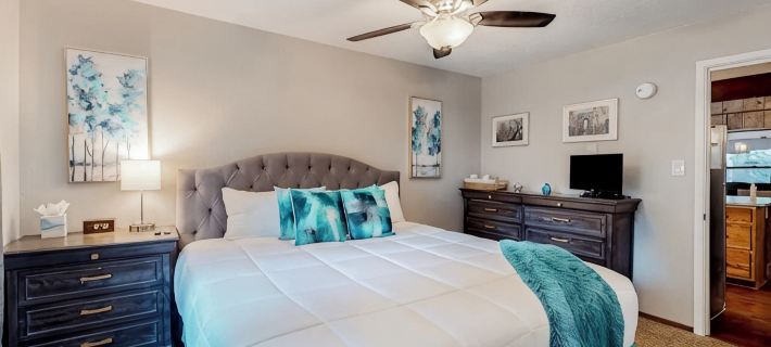 Cozy 2-bedroom condo 2/2 just blocks from base-with W/D and wifi Hotels in Angel Fire