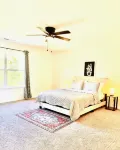 Spacious and Clean Home with 4 Bedrooms and 2 Baths in a Safe Neighborhood - Wifi