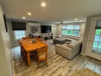 4 BR, 3 Bath  Close Walk To Everything! 1/2 Mile to Center 8/10 to Beach - Homestays