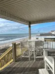 Special Rates for 2026!!!  Completely Remodeled Beachfront Home. - 4つ星