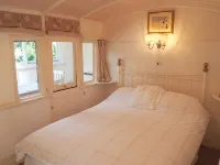 Beach front location, Pet friendly, Full of charachter, Private garden, Sea view - 무료 와이파이