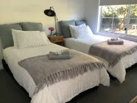 Unwind at "Woodbury Lodge" - Country Houses