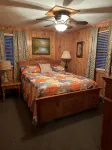 Gorgeous Ski Chalet with Game Room & Hot Tub on Okemo Mt. under 1 mile to base!