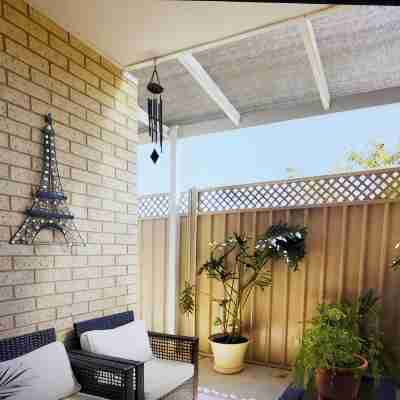 Modern Townhouse close to CBD Others