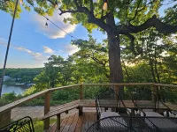 Picturesque 3-bedroom Cabin Hideaway in a wooded setting with a lake view! - Wifi