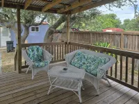 Charming 3-bedroom cottage in serene Aransas Pass with AC, WiFi - 3-Star