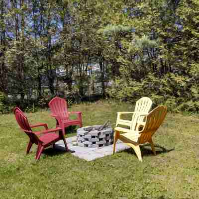 Fantastic retreat 5 mins from Village with media room, AC and sauna! Hotel Exterior