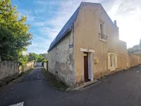 House near town center with garden and terrace