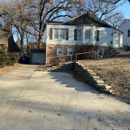 Adorable 1 bedroom duplex in quiet neighborhood.