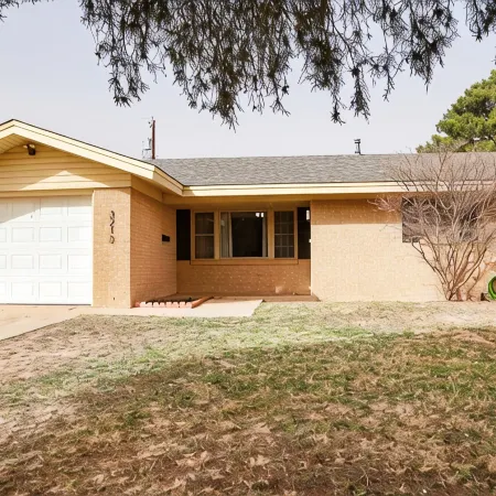 Diego's Retreat-Charming 2BR Home Near I-20