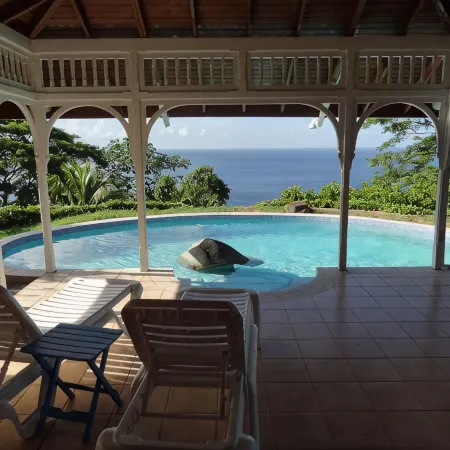 Beautiful, secluded, open plan cottage with spectacular sea views