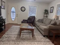 Charming 3-bedroom house in Mountain City beautiful big coy pond in backyard