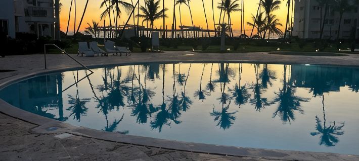 Beachfront Oversized 1 Bedroom Condo, Playa Turquesa Hotels in El Cortecito