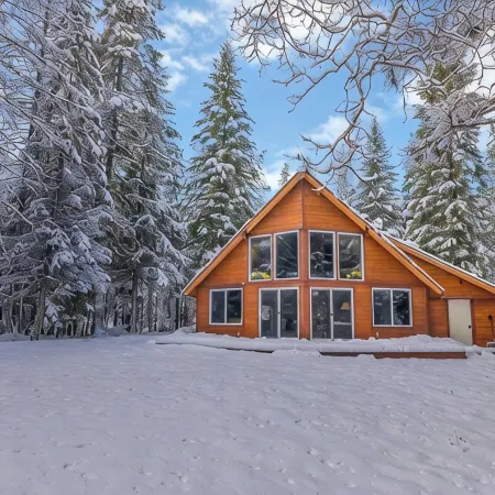 Tranquil Dog-Friendly Lake Cabin