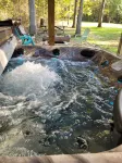 Spacious 4 bedroom, 3 bath home with hot tub and mountain views. - Mountain view