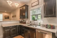 Be our guest-3-bedroom house in a great location!