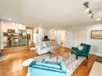 The Callaway Cottage- HOME AWAY FROM HOME!