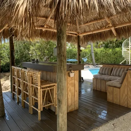 NEPTUNES END - 4 Bedrooms / 3 Bathrooms Waterfront Retreat-  Pool & Sunset Views