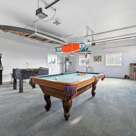 ISLAND OASIS - Immaculate & Newer 3BR/3BA home + GAME ROOM. Ice Fishing/Skiing++ Отели в г. Сьюпириор